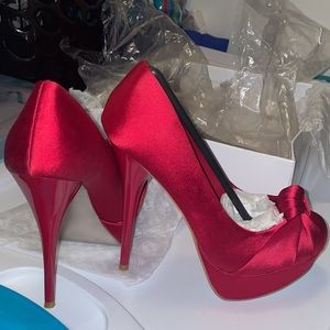 🟠Red satin stilettos size 7.5